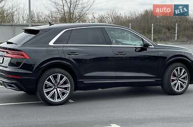 Внедорожник / Кроссовер Audi Q8 2018 в 
