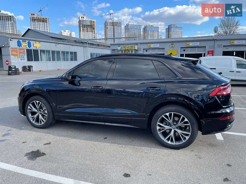Позашляховик / Кросовер Audi Q8 2018 в Києві