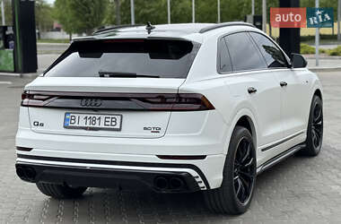 Позашляховик / Кросовер Audi Q8 2019 в 