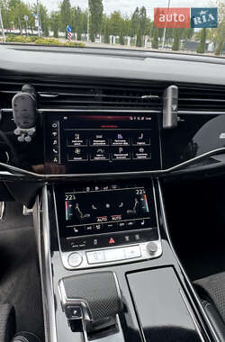 Позашляховик / Кросовер Audi Q8 2019 в 