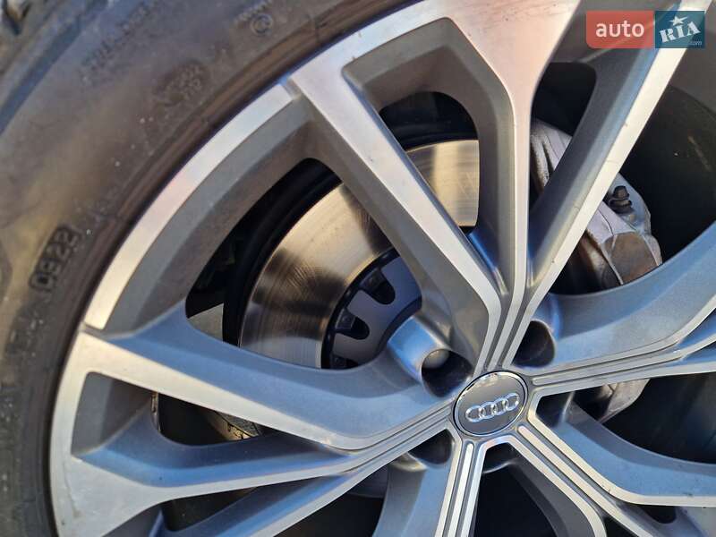 Внедорожник / Кроссовер Audi Q8 2019 в Кропивницком