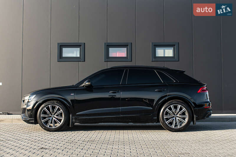 Внедорожник / Кроссовер Audi Q8 2022 в Львове