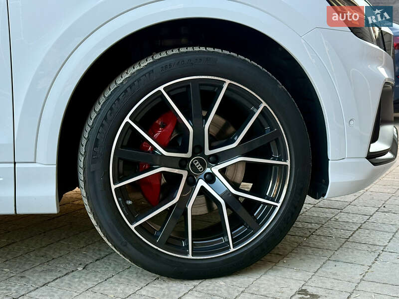 Позашляховик / Кросовер Audi Q8 2021 в Мукачевому
