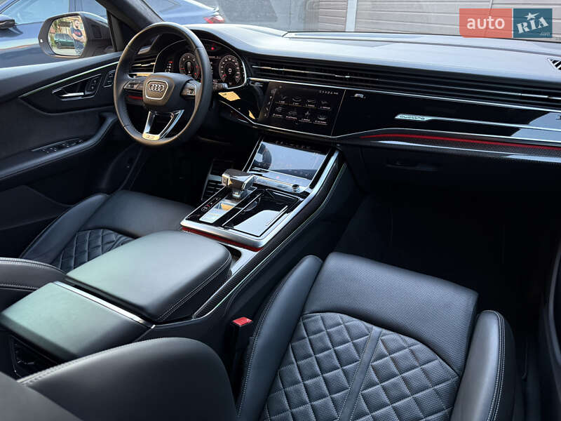 Позашляховик / Кросовер Audi Q8 2021 в Мукачевому