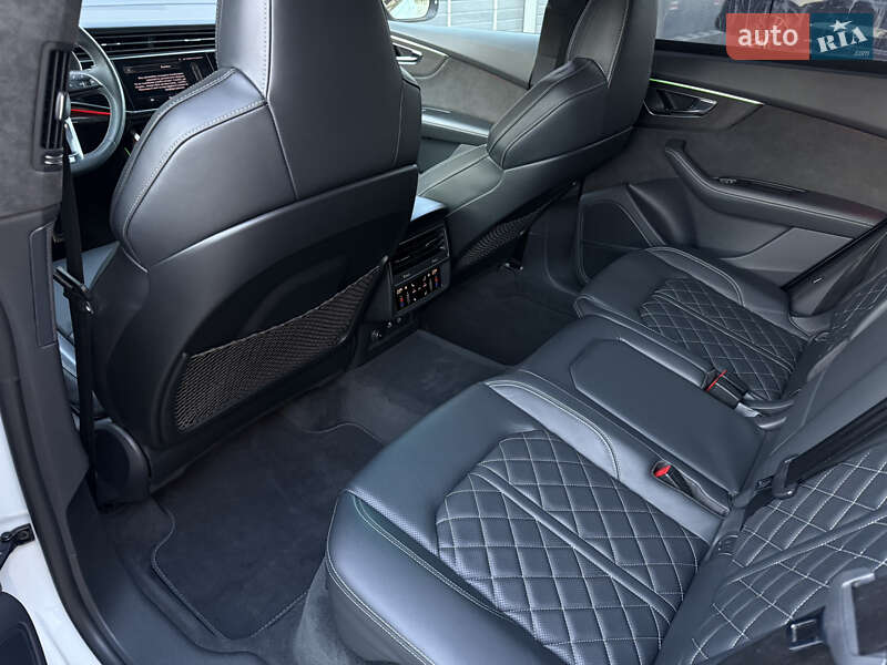 Позашляховик / Кросовер Audi Q8 2021 в Мукачевому