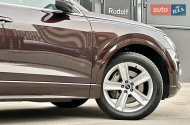 Внедорожник / Кроссовер Audi Q8 2021 в 