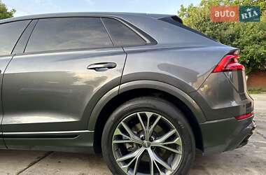 Внедорожник / Кроссовер Audi Q8 2020 в 