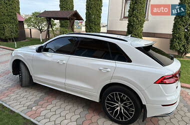 Позашляховик / Кросовер Audi Q8 2018 в 