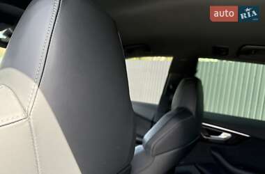 Позашляховик / Кросовер Audi Q8 2022 в 