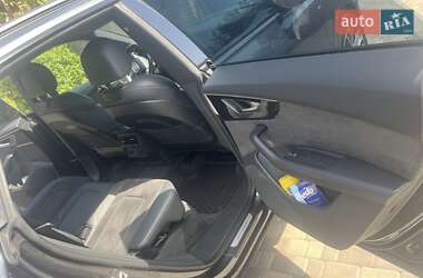 Внедорожник / Кроссовер Audi Q8 2022 в 