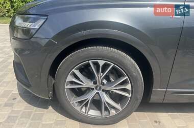 Внедорожник / Кроссовер Audi Q8 2022 в 