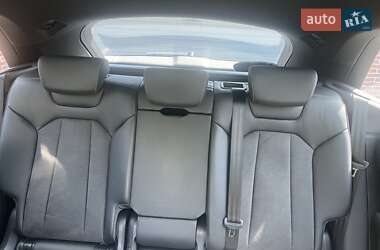 Внедорожник / Кроссовер Audi Q8 2022 в 