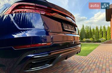 Позашляховик / Кросовер Audi Q8 2019 в 