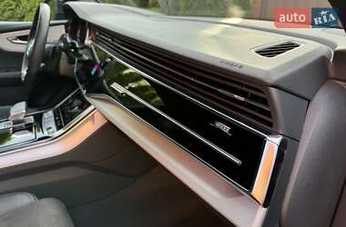 Позашляховик / Кросовер Audi Q8 2019 в 