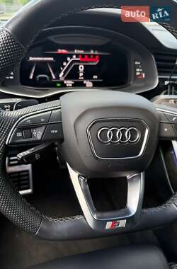 Позашляховик / Кросовер Audi Q8 2022 в 