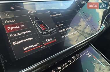 Позашляховик / Кросовер Audi Q8 2022 в 