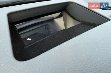 Позашляховик / Кросовер Audi Q8 2022 в 