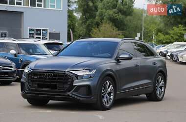 Внедорожник / Кроссовер Audi Q8 2021 в 