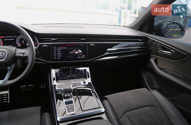 Внедорожник / Кроссовер Audi Q8 2021 в 