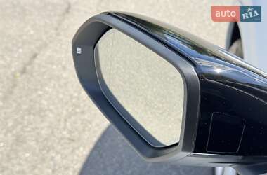 Внедорожник / Кроссовер Audi Q8 2020 в 