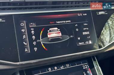 Внедорожник / Кроссовер Audi Q8 2020 в 
