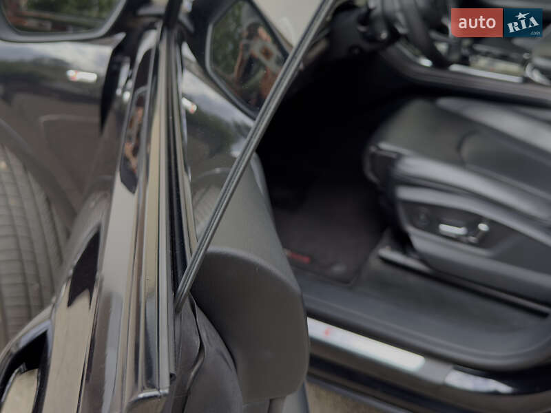 Позашляховик / Кросовер Audi Q8 2019 в Києві фото 15 Позашляховик / Кросовер Audi Q8 2019 в Києві