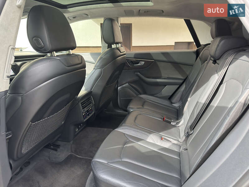 Позашляховик / Кросовер Audi Q8 2019 в Києві фото 23 Позашляховик / Кросовер Audi Q8 2019 в Києві
