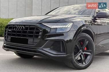 Внедорожник / Кроссовер Audi Q8 2018 в 