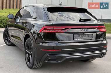 Внедорожник / Кроссовер Audi Q8 2018 в 