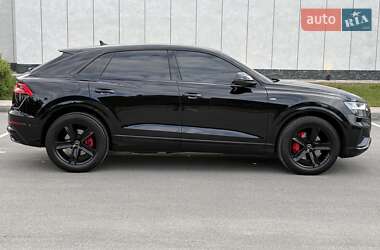 Внедорожник / Кроссовер Audi Q8 2018 в 