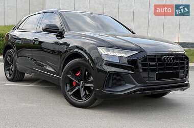 Внедорожник / Кроссовер Audi Q8 2018 в 