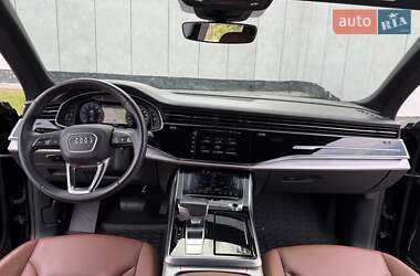 Внедорожник / Кроссовер Audi Q8 2018 в 