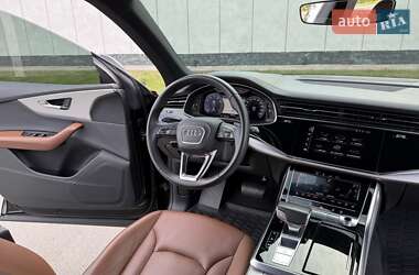 Внедорожник / Кроссовер Audi Q8 2018 в 