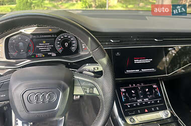 Внедорожник / Кроссовер Audi Q8 2021 в 