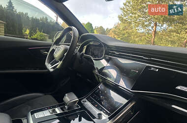 Внедорожник / Кроссовер Audi Q8 2021 в 