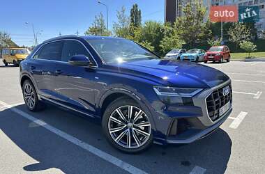 Позашляховик / Кросовер Audi Q8 2018 в 
