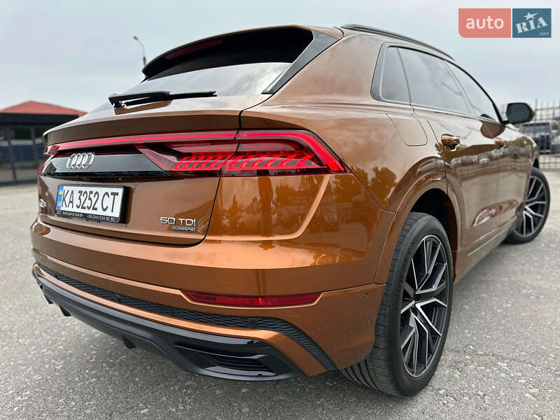 Позашляховик / Кросовер Audi Q8 2021 в Києві