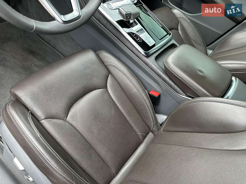 Позашляховик / Кросовер Audi Q8 2021 в Києві