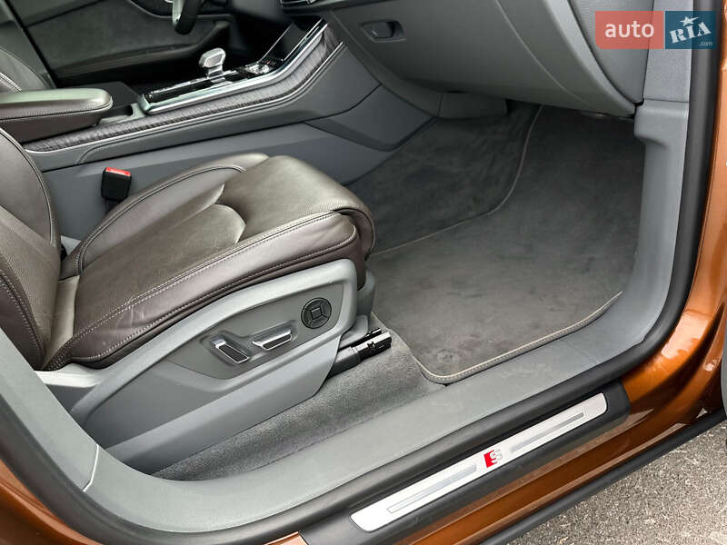 Позашляховик / Кросовер Audi Q8 2021 в Києві