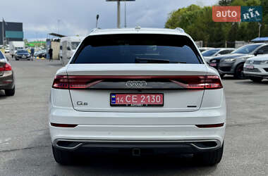 Позашляховик / Кросовер Audi Q8 2018 в 