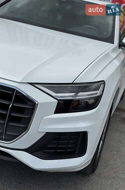 Позашляховик / Кросовер Audi Q8 2018 в 