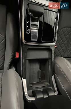 Внедорожник / Кроссовер Audi Q8 2018 в 