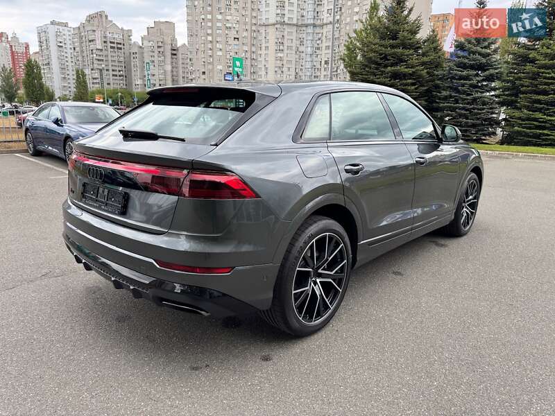 Внедорожник / Кроссовер Audi Q8 2024 в Киеве