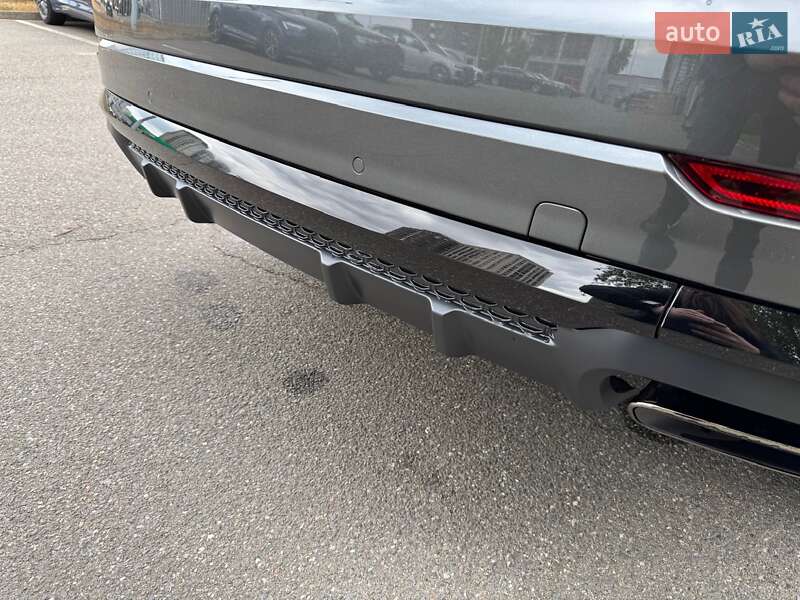 Внедорожник / Кроссовер Audi Q8 2024 в Киеве