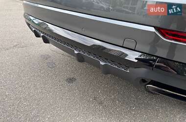 Внедорожник / Кроссовер Audi Q8 2024 в 