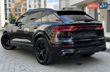 Позашляховик / Кросовер Audi Q8 2021 в 