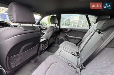 Внедорожник / Кроссовер Audi Q8 2024 в 