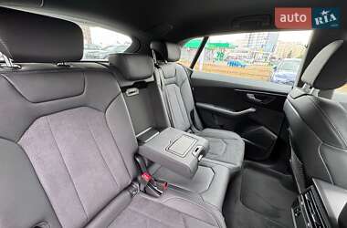Внедорожник / Кроссовер Audi Q8 2024 в 