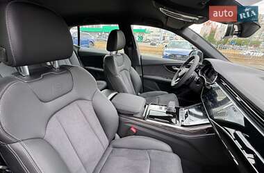Внедорожник / Кроссовер Audi Q8 2024 в 