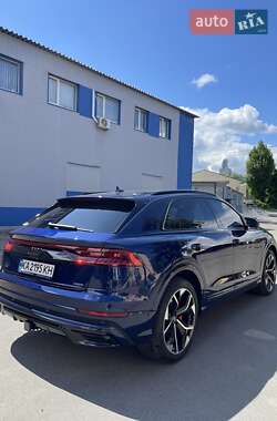 Внедорожник / Кроссовер Audi Q8 2018 в 